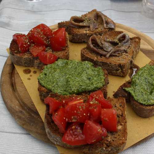 Some bruschetta.